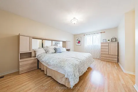 110 Highbury Drive Hamilton ON L8J 3P4