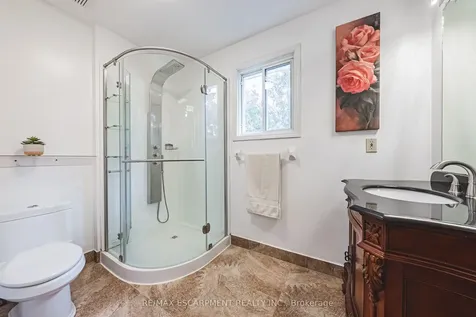 110 Highbury Drive Hamilton ON L8J 3P4