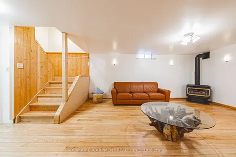 110 Highbury Drive Hamilton ON L8J 3P4