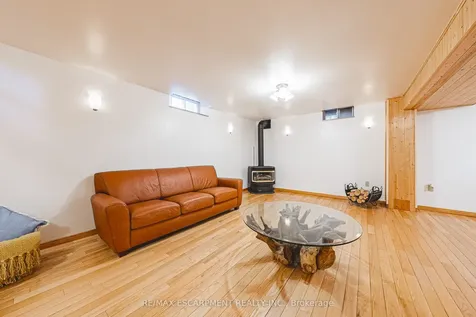 110 Highbury Drive Hamilton ON L8J 3P4