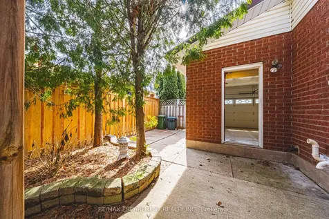 110 Highbury Drive Hamilton ON L8J 3P4