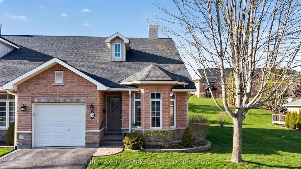 86 Village Crescent Peterborough ON K9J 8S7