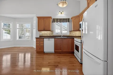 86 Village Crescent Peterborough ON K9J 8S7