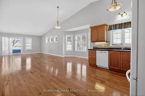 86 Village Crescent Peterborough ON K9J 8S7