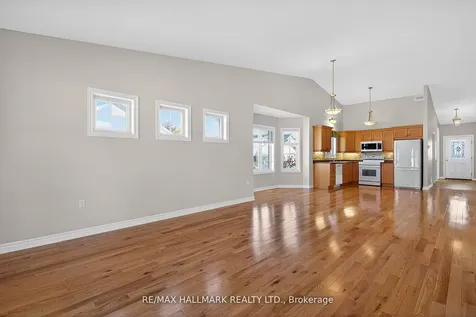 86 Village Crescent Peterborough ON K9J 8S7