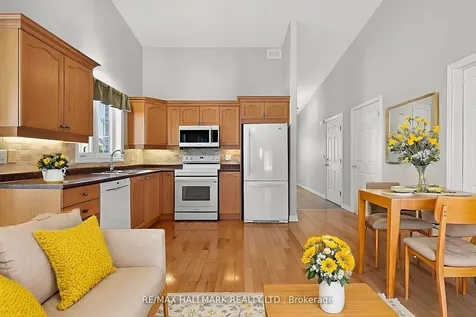 86 Village Crescent Peterborough ON K9J 8S7
