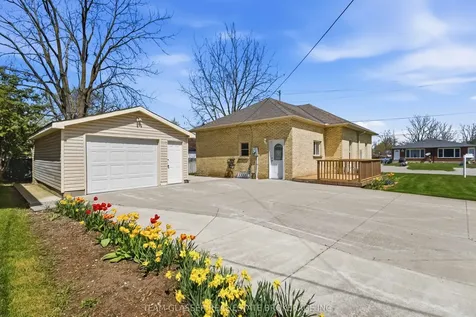 208 Ellor Street Strathroy-caradoc ON N7G 2L3