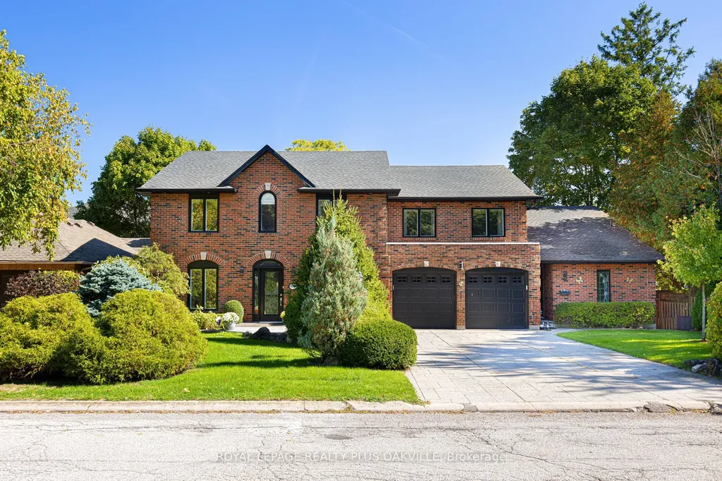 679 Greenravine Drive Hamilton ON L9G 4C7