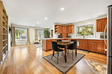 679 Greenravine Drive Hamilton ON L9G 4C7