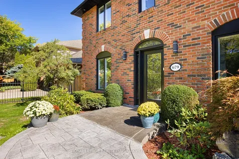 679 Greenravine Drive Hamilton ON L9G 4C7