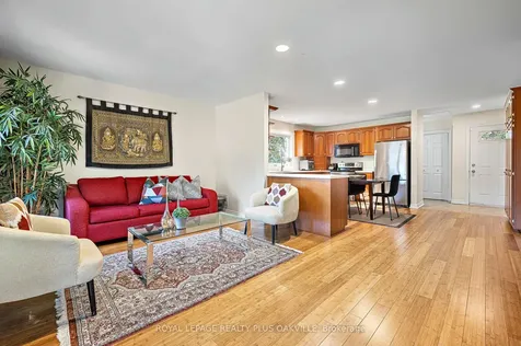 679 Greenravine Drive Hamilton ON L9G 4C7