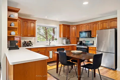 679 Greenravine Drive Hamilton ON L9G 4C7