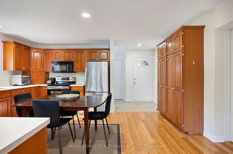 679 Greenravine Drive Hamilton ON L9G 4C7