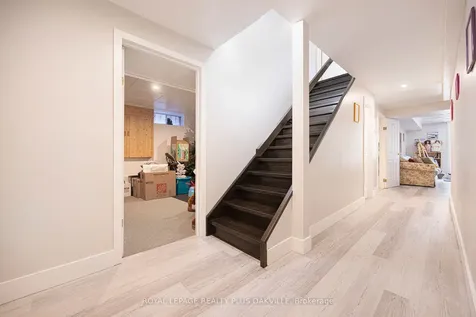 679 Greenravine Drive Hamilton ON L9G 4C7