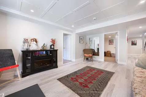 679 Greenravine Drive Hamilton ON L9G 4C7