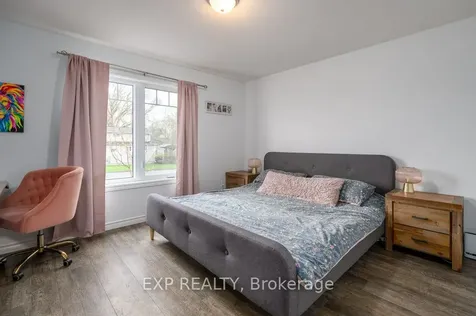 102 Davis Street E Quinte West ON K8V 4L1