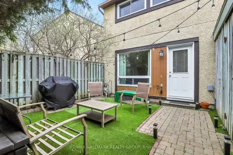 55 Bering Court Kanata ON K2L 2B8