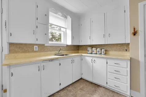 229 St Lawrence Street W Centre Hastings ON K0K 2K0