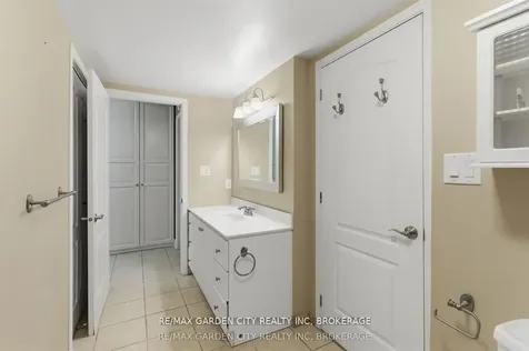 4658 Drummond Road Niagara Falls ON L2E 7E1