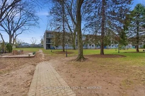 4658 Drummond Road Niagara Falls ON L2E 7E1