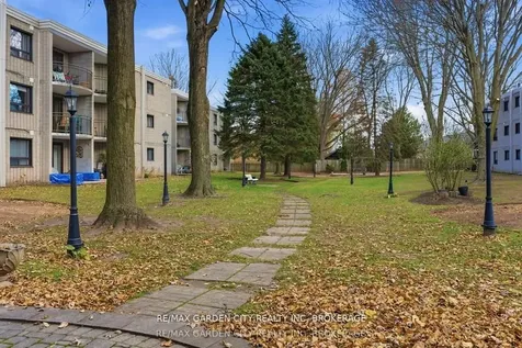 4658 Drummond Road Niagara Falls ON L2E 7E1