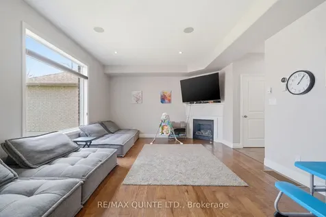 47 Hanover Court Belleville ON K8N 0B1