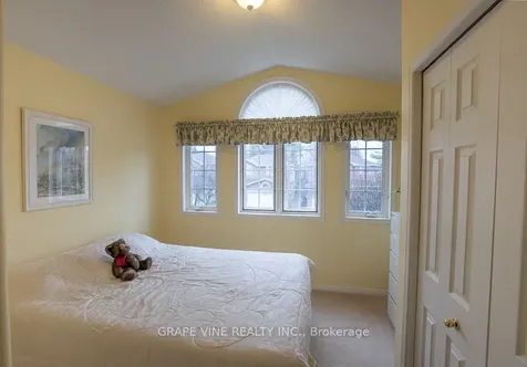1 Newcastle Avenue Kanata ON K2K 2R2