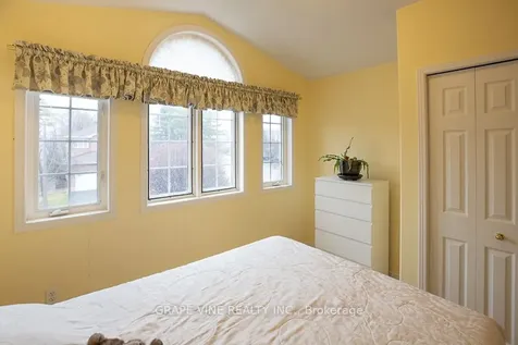 1 Newcastle Avenue Kanata ON K2K 2R2