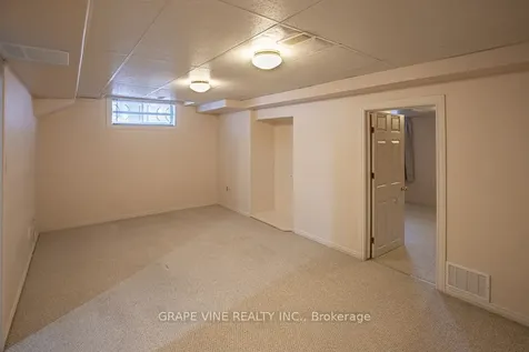 1 Newcastle Avenue Kanata ON K2K 2R2