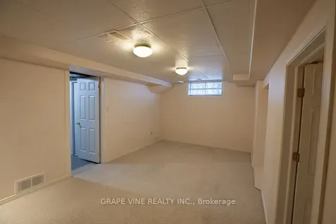 1 Newcastle Avenue Kanata ON K2K 2R2