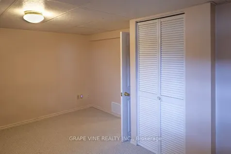 1 Newcastle Avenue Kanata ON K2K 2R2