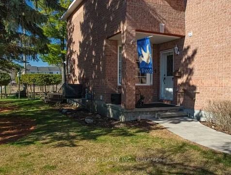 1 Newcastle Avenue Kanata ON K2K 2R2