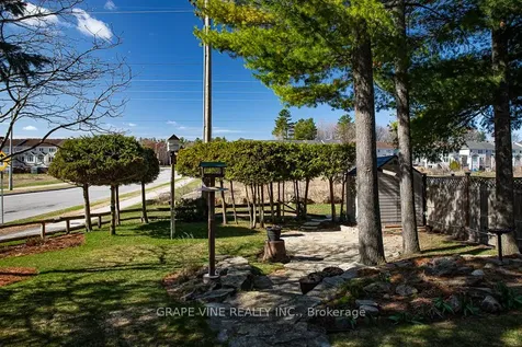 1 Newcastle Avenue Kanata ON K2K 2R2