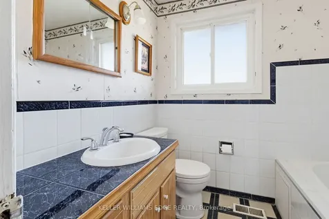 156 Lakeside Drive Grimsby ON L3M 2L5