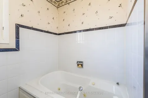 156 Lakeside Drive Grimsby ON L3M 2L5