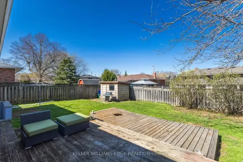 156 Lakeside Drive Grimsby ON L3M 2L5