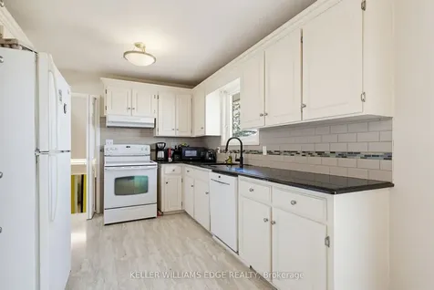 156 Lakeside Drive Grimsby ON L3M 2L5