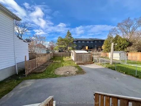 248 Dufferin Avenue Quinte West ON K8V 5E9