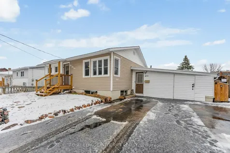 651 Lorne Street W Laurentian Valley ON K8A 6T7