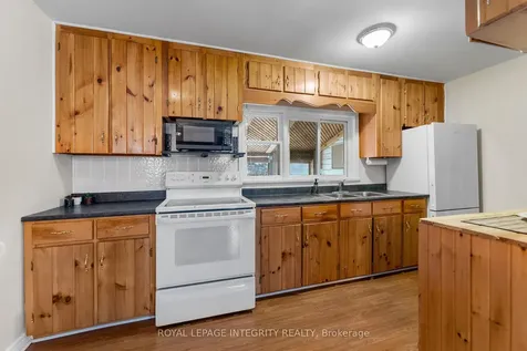 651 Lorne Street W Laurentian Valley ON K8A 6T7