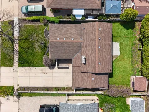 66 Watt Avenue Welland ON L3B 1J3