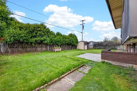 66 Watt Avenue Welland ON L3B 1J3