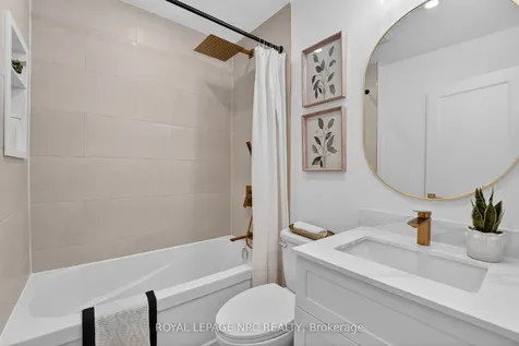 374 Navy Street Welland ON L3B 4Y4