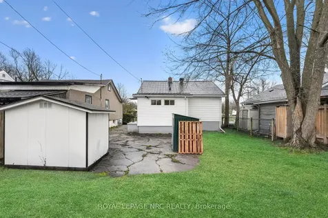 374 Navy Street Welland ON L3B 4Y4