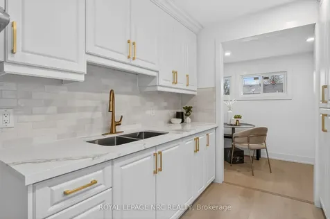 374 Navy Street Welland ON L3B 4Y4