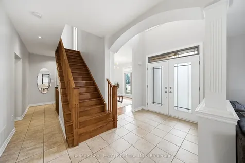 189 Cloverleaf Drive Hamilton ON L9K 1T4