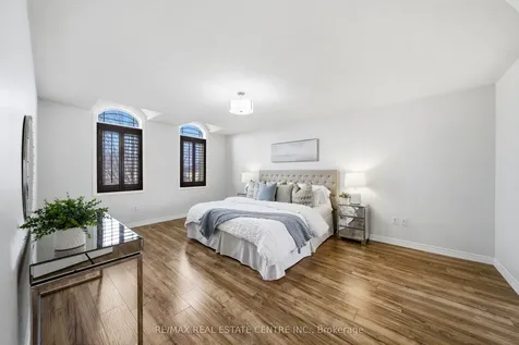 189 Cloverleaf Drive Hamilton ON L9K 1T4