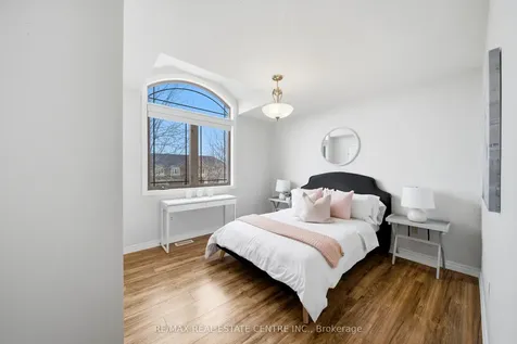 189 Cloverleaf Drive Hamilton ON L9K 1T4