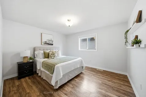 189 Cloverleaf Drive Hamilton ON L9K 1T4