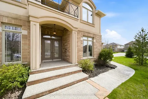189 Cloverleaf Drive Hamilton ON L9K 1T4